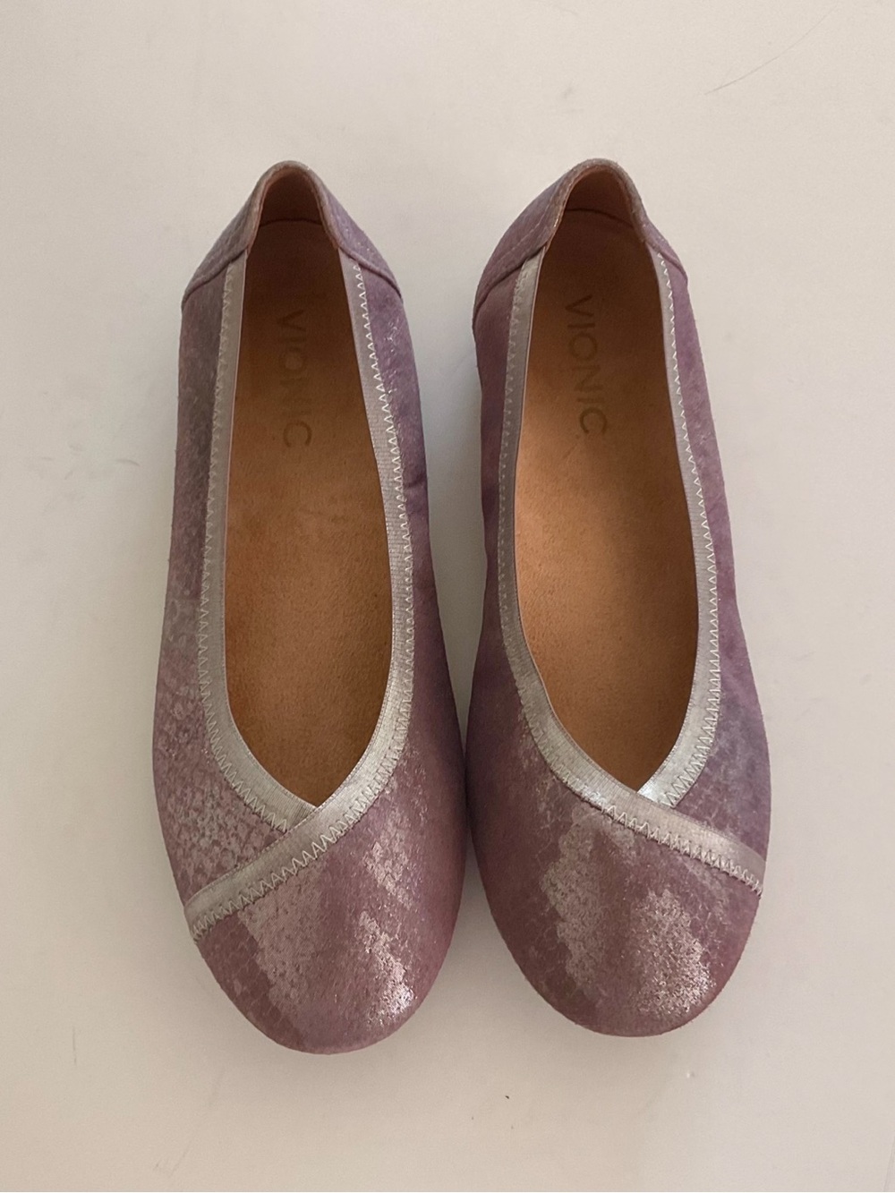 VIONIC  Caroll Leather Lavender Shimmer Ballet Flats Size 6.5 LIKE NEW